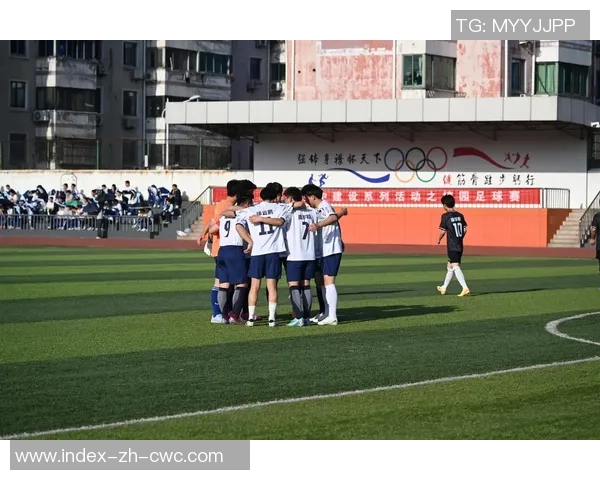 激情飞扬的青春赛场高中校园足球联赛点燃梦想与团队精神