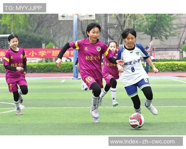 足球学校赵的成长之路与青少年足球梦想的追逐